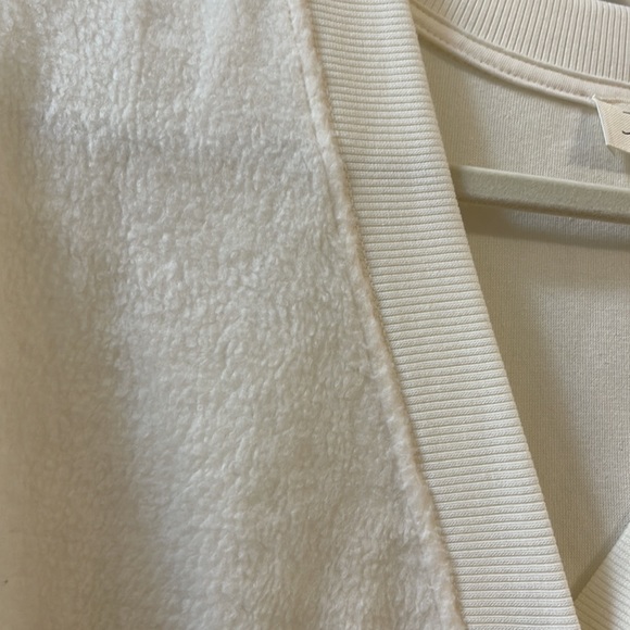 Comfy cardigan size small from American threads - Picture 3 of 4